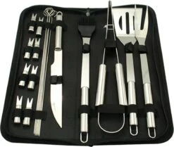 Krumble 18-delige Barbecue Set / Roestvrijstalen BBQ Set Van 18 / Inclusief Handige Opbergtas - RVS -Barbecuebenodigdheden 1200x1014