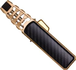 Merkloos Turbo Jetflame Aansteker - Gasbrander - Vuurwerk Torch - Crème Brûlée Brander - BBQ En Sigaren Aansteker - Windproof - Carbon Met Goudkleurige Metalen Behuizing -Barbecuebenodigdheden 1200x1094