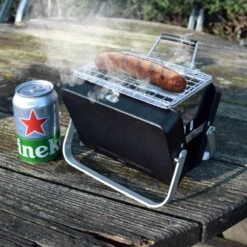 Mikamax Draagbare Mini BBQ - Barbecue - 's Werelds Kleinste Barbecue - Past In Je Broekzak - 18 × 6 × 15,5 Cm - 714 Gram - Mat Zwart 9 Mikamax Draagbare Mini BBQ - Barbecue - 's Werelds Kleinste Barbecue - Past In Je Broekzak - 18 × 6 × 15,5 Cm - 714 Gram - Mat Zwart -Barbecuebenodigdheden 1200x1200 115