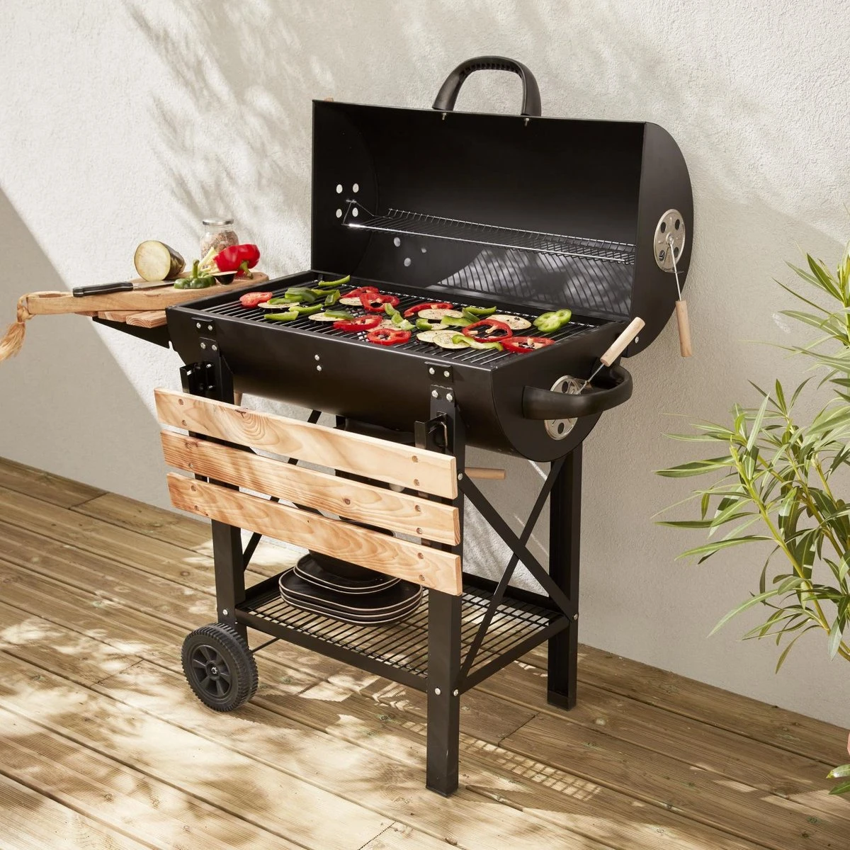 Alice's Garden | BBQ Serge | Houtskool | 114x75x98cm | Zwart 1 Alice's Garden | BBQ Serge | Houtskool | 114x75x98cm | Zwart