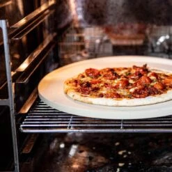 Boska Pizzasteen Deluxe - Voor Oven & BBQ - Knapperige Pizza's - Ø 29.5 Cm - BBQ Accessoires 36 Boska Pizzasteen Deluxe - Voor Oven & BBQ - Knapperige Pizza's - Ø 29.5 Cm - BBQ Accessoires -Barbecuebenodigdheden 1200x1200 437