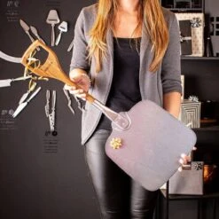 Boska Pizzaschep Barbecue - Kort Handvat - Stabiel - Aluminium - Eikenhout - BBQ Accessoires 26 Boska Pizzaschep Barbecue - Kort Handvat - Stabiel - Aluminium - Eikenhout - BBQ Accessoires -Barbecuebenodigdheden 1200x1200 447