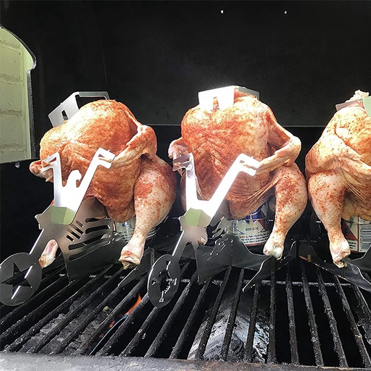 GrillX Beer Can Chicken Houder - Kiphouder Motorcycle - BBQ Accesoires - Bierkip - Barbeque Gereedschap - Chicken Sitter 4 GrillX Beer Can Chicken Houder - Kiphouder Motorcycle - BBQ Accesoires - Bierkip - Barbeque Gereedschap - Chicken Sitter - Afbeelding 4