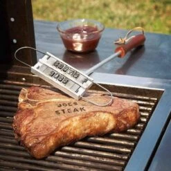 Merkloos BBQ Branding Iron - Barbecuegereedschapset - Bbq Accessoires - Bbq Brandijzer 8 Merkloos BBQ Branding Iron - Barbecuegereedschapset - Bbq Accessoires - Bbq Brandijzer -Barbecuebenodigdheden 1200x1200 534