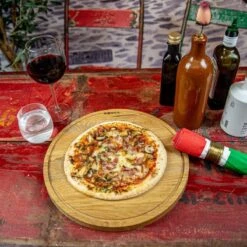 Boska Pizzaplank Friends L - BBQ Accessoires - Eikenhout - Handige Opvanggeul - Ø 34 Cm 26 Boska Pizzaplank Friends L - BBQ Accessoires - Eikenhout - Handige Opvanggeul - Ø 34 Cm -Barbecuebenodigdheden 1200x1200 612