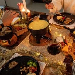 Boska Pizzaplank Friends L - BBQ Accessoires - Eikenhout - Handige Opvanggeul - Ø 34 Cm 27 Boska Pizzaplank Friends L - BBQ Accessoires - Eikenhout - Handige Opvanggeul - Ø 34 Cm -Barbecuebenodigdheden 1200x1200 613