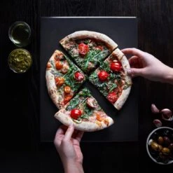 Navaris Pizzasteen XL Voor Oven En Barbecue - Rechthoekige Pizzaplaat 38 X 30 Cm - Inclusief Receptenboek - Keramisch Geglazuurd - Zwart 21 Navaris Pizzasteen XL Voor Oven En Barbecue - Rechthoekige Pizzaplaat 38 X 30 Cm - Inclusief Receptenboek - Keramisch Geglazuurd - Zwart -Barbecuebenodigdheden 1200x1200 630