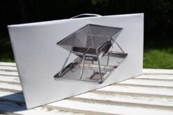 United Entertainment - Opvouwbare Houtskoolbarbecue - RVS - Met Koffer En Draagtas 15 United Entertainment - Opvouwbare Houtskoolbarbecue - RVS - Met Koffer En Draagtas -Barbecuebenodigdheden 1200x800 4