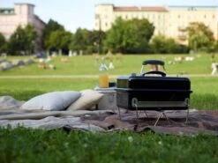 Weber Go-anywhere Houtskoolbarbecue - Zwart -Barbecuebenodigdheden 1200x901 2