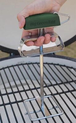 Big Green Egg Grid Lifter - Rooster Lifter - Gietijzeren Rooster Lifter -Barbecuebenodigdheden 745x1200