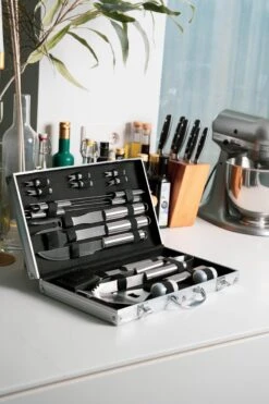Sens Design BBQ Accesoires - 18 Delig - BBQ Gereedschapset Koffer 17 Sens Design BBQ Accesoires - 18 Delig - BBQ Gereedschapset Koffer -Barbecuebenodigdheden 800x1200 14