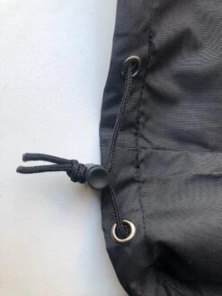 Merkloos Kamado BBQ Large Beschermhoes Cover Tot 25" Inch - Hoes Zwart Groot - O.a. Big Green Egg, Grill Guru, Kamado Joe Classic, Patton, The Bastard, Takumi, Tarrington House 7 Merkloos Kamado BBQ Large Beschermhoes Cover Tot 25" Inch - Hoes Zwart Groot - O.a. Big Green Egg, Grill Guru, Kamado Joe Classic, Patton, The Bastard, Takumi, Tarrington House -Barbecuebenodigdheden 899x1200 15