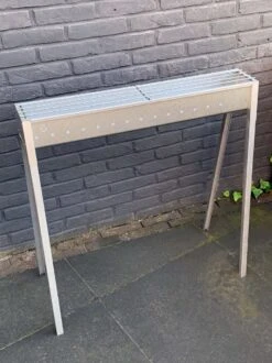 Spiedini Saté-bbq Bali 80 - Saté Houtskoolbarbecue Met Horizontaal Rooster - 80 Cm Lang, 11 Cm Breed - Materiaal: Gealuminiseerd Ijzer -Barbecuebenodigdheden 899x1200 2